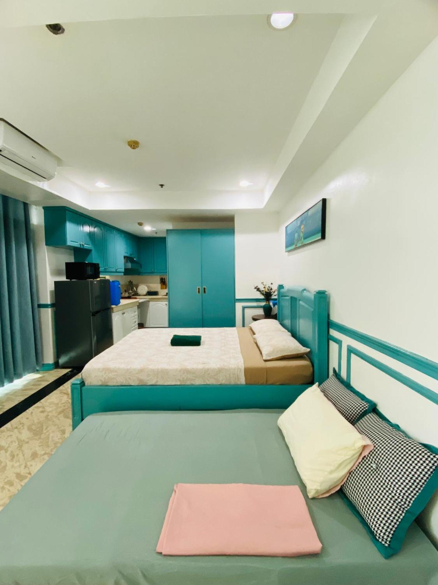 Baywatch Tower Hotel Manila Exterior photo