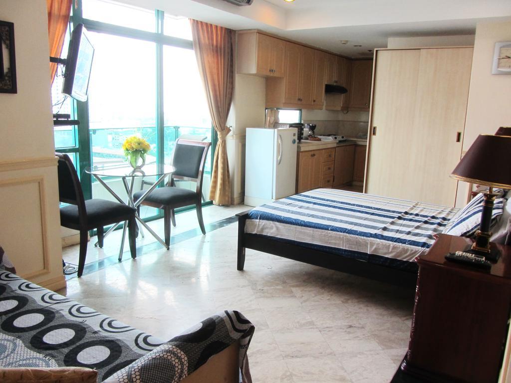 Baywatch Tower Hotel Manila Exterior photo