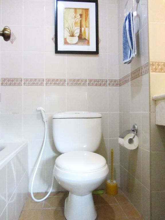 Baywatch Tower Hotel Manila Room photo